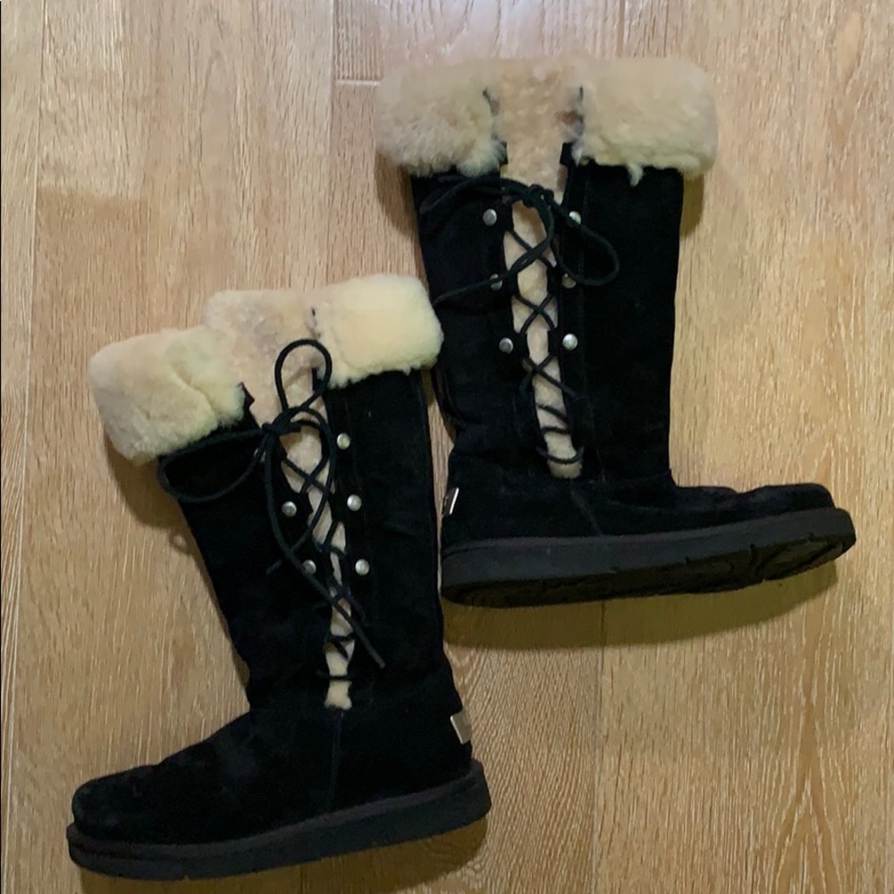 Ugg Boots Black Lace Up🖤Like new, excellent cond